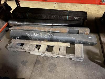 Caterpillar H160CS AND H160DS HAMMER CHISELS BITS Hammer