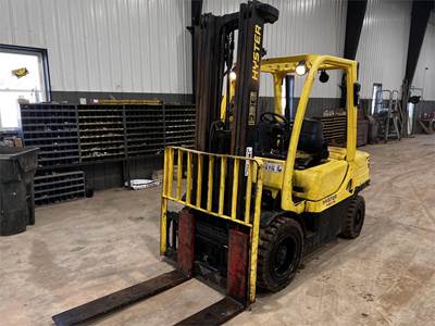 Hyster H70FT Pneumatic Tire Forklift