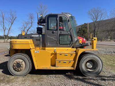 Hyundai 110D-9 Pneumatic Tire Forklift