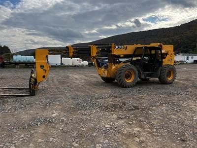 JCB 512-56 Telehandler - 12000lb Capacity