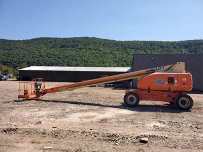 JLG 800S Telescopic Boom Lift