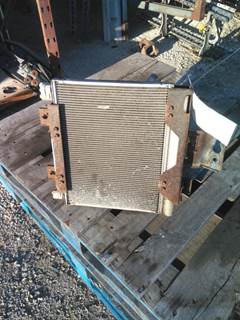 Freightliner Cascadia 125 A/C Condenser