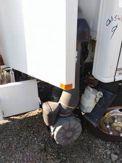 Chevrolet W3500 Right Air Cleaner / Air Filter Housing