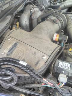 Ford F-450 Air Cleaner / Air Filter Housing for a Ford F450SD (SUPER DUTY)