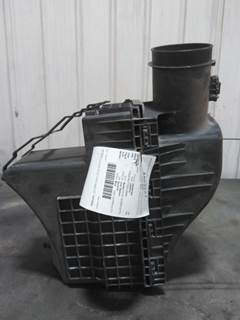 Ford F-550 Air Cleaner / Air Filter Housing for a Ford F550SD (SUPER DUTY)