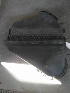 Freightliner Cascadia 113 Air Cleaner / Air Filter Housing