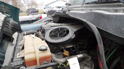 Freightliner Cascadia 113 Air Cleaner / Air Filter Housing