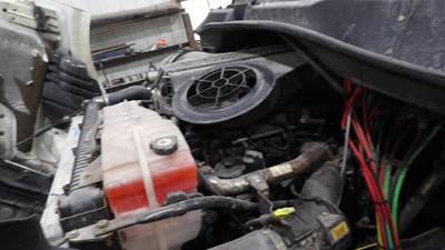 Freightliner Cascadia 113 Air Cleaner / Air Filter Housing