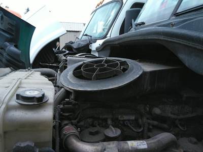 Freightliner Cascadia 113 Air Cleaner / Air Filter Housing