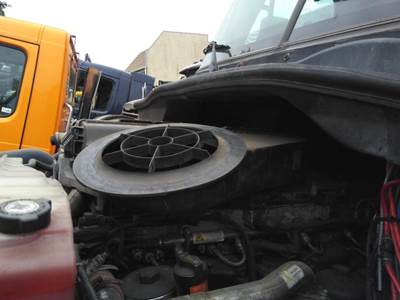 Freightliner Cascadia 113 Air Cleaner / Air Filter Housing