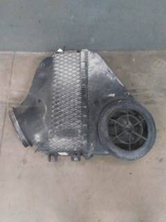 Freightliner Cascadia 113 Air Cleaner / Air Filter Housing