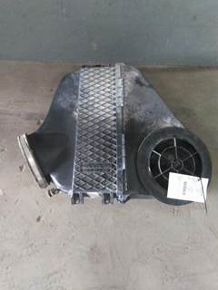 Freightliner Cascadia 113 Air Cleaner / Air Filter Housing