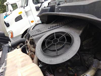Freightliner Cascadia 113 Left Air Cleaner / Air Filter Housing