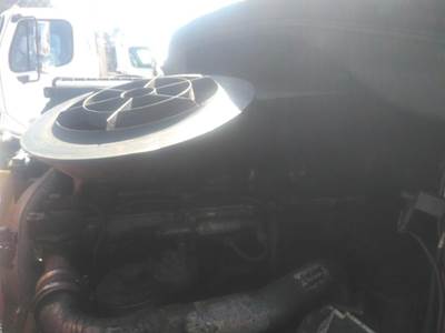 Freightliner Cascadia 113 Air Cleaner / Air Filter Housing