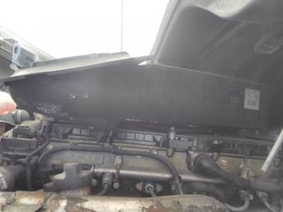 Freightliner Cascadia 113 Air Cleaner / Air Filter Housing