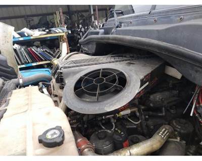 Freightliner Cascadia 113 Air Cleaner / Air Filter Housing