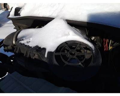 Freightliner Cascadia 113 Air Cleaner / Air Filter Housing