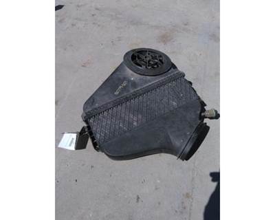 Freightliner Cascadia 113 Air Cleaner / Air Filter Housing