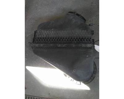 Freightliner Cascadia 113 Air Cleaner / Air Filter Housing