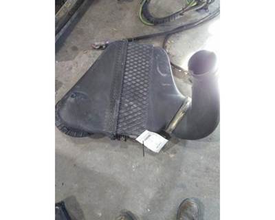 Freightliner Cascadia 113 Air Cleaner / Air Filter Housing