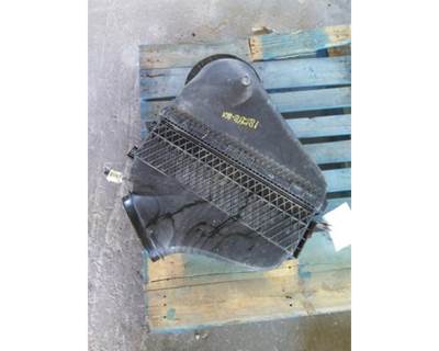 Freightliner Cascadia 113 Air Cleaner / Air Filter Housing