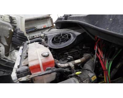Freightliner Cascadia 113 Air Cleaner / Air Filter Housing