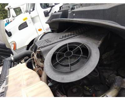 Freightliner Cascadia 113 Left Air Cleaner / Air Filter Housing