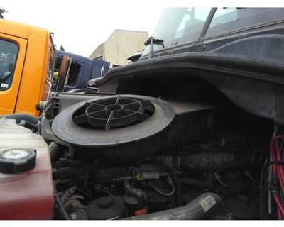 Freightliner Cascadia 113 Air Cleaner / Air Filter Housing