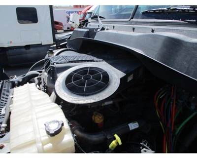 Freightliner Cascadia 113 Air Cleaner / Air Filter Housing