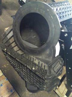 Freightliner Cascadia 116 Air Cleaner / Air Filter Housing