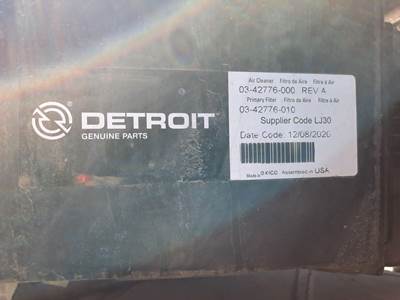 Freightliner Air Cleaner / Air Filter Housing for a Freightliner CASCADIA 126