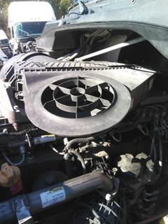 Freightliner Cascadia 125 Air Cleaner / Air Filter Housing