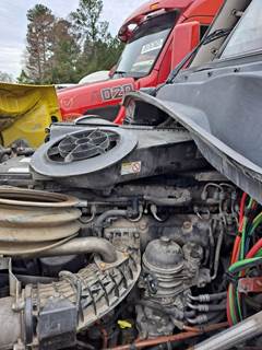 Freightliner Cascadia 125 Air Cleaner / Air Filter Housing