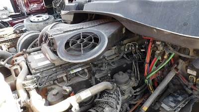 Freightliner Cascadia 125 Air Cleaner / Air Filter Housing