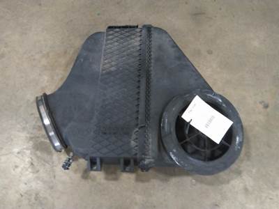 Freightliner Cascadia 125 Air Cleaner / Air Filter Housing