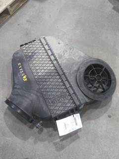 Freightliner Cascadia 125 Air Cleaner / Air Filter Housing