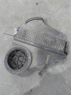 Freightliner Cascadia 125 Air Cleaner / Air Filter Housing