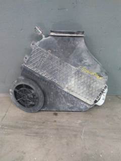 Freightliner Cascadia 125 Air Cleaner / Air Filter Housing