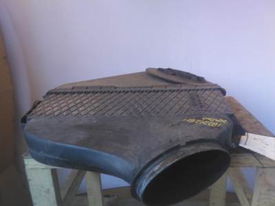 Freightliner Cascadia 125 Air Cleaner / Air Filter Housing