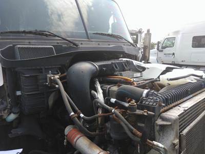 Freightliner Cascadia 125 Air Cleaner / Air Filter Housing