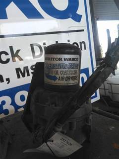 Freightliner Cascadia 125 Air Cleaner / Air Filter Housing