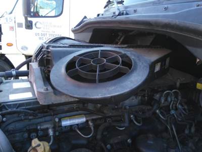 Freightliner Cascadia 125 Air Cleaner / Air Filter Housing for a Freightliner CASCADIA 125 2018UP