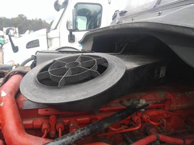 Freightliner Cascadia 125 Right Air Cleaner / Air Filter Housing