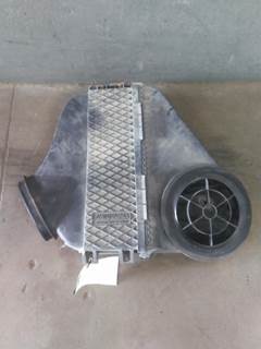 Freightliner Cascadia 125 Air Cleaner / Air Filter Housing