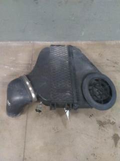 Freightliner Cascadia 125 Air Cleaner / Air Filter Housing