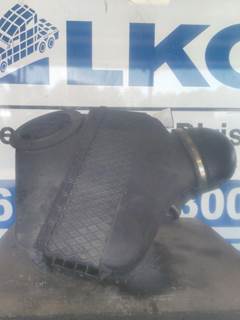 Freightliner Cascadia 125 Air Cleaner / Air Filter Housing