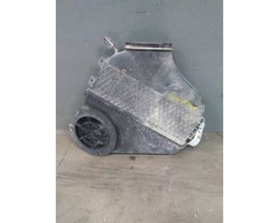 Freightliner Cascadia 125 Air Cleaner / Air Filter Housing