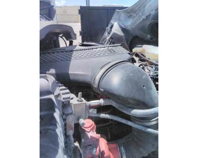 Freightliner Cascadia 125 Air Cleaner / Air Filter Housing