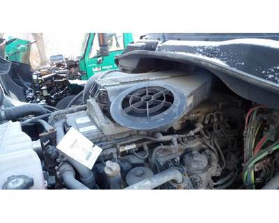 Freightliner Cascadia 125 Air Cleaner / Air Filter Housing