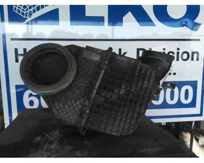 Freightliner Cascadia 125 Air Cleaner / Air Filter Housing